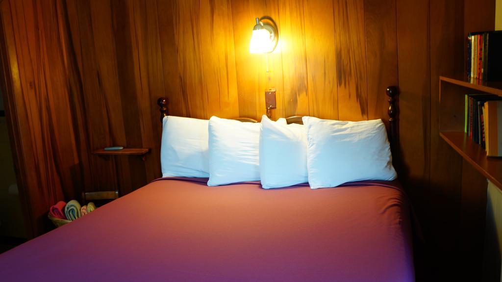 Harbor Haus Inn & Suites Hermann Chambre photo