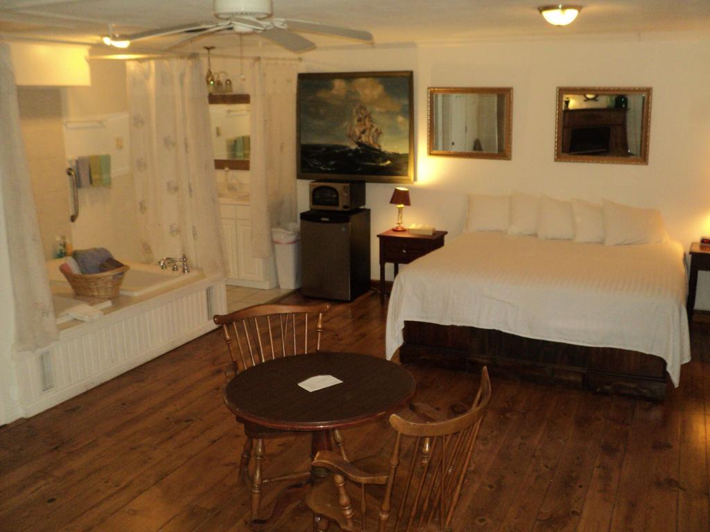 Harbor Haus Inn & Suites Hermann Extérieur photo