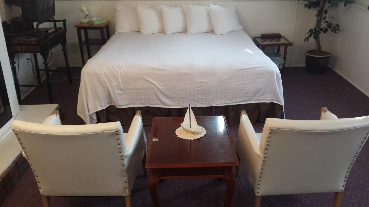 Harbor Haus Inn & Suites Hermann Extérieur photo
